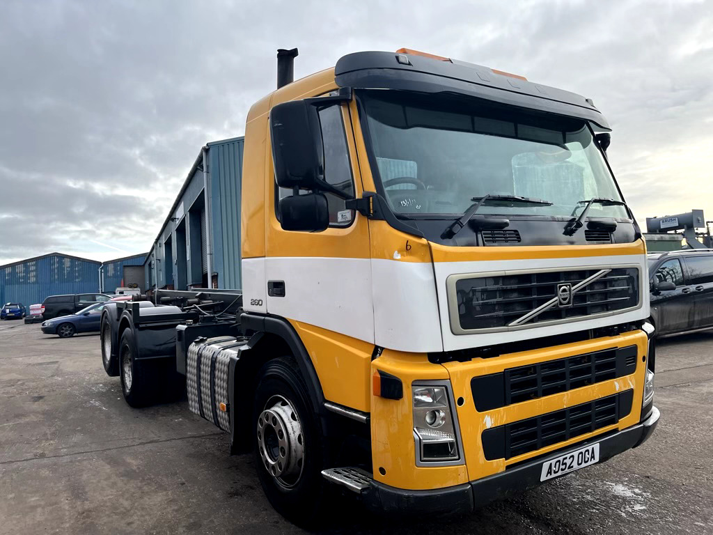 VOLVO FM9 260 6X2 - Грузовик-шасси: фото 1 VOLVO FM9 260 6X2 - Грузовик-шасси: фото 1
