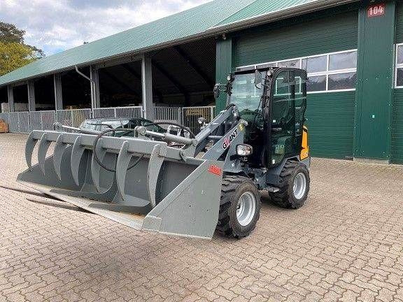 GiANT G2200 HD - Компактный фронтальный погрузчик: фото 1 GiANT G2200 HD - Компактный фронтальный погрузчик: фото 1