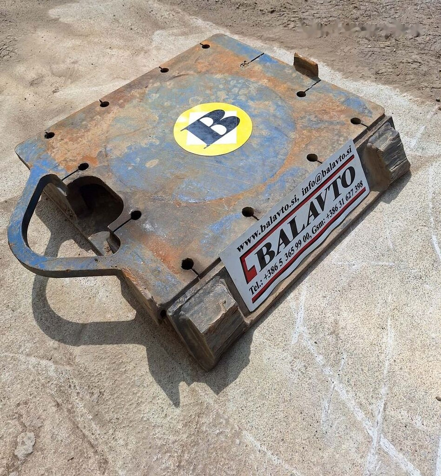 Attachment plate - Сцепное устройство для Экскаваторов: фото 1