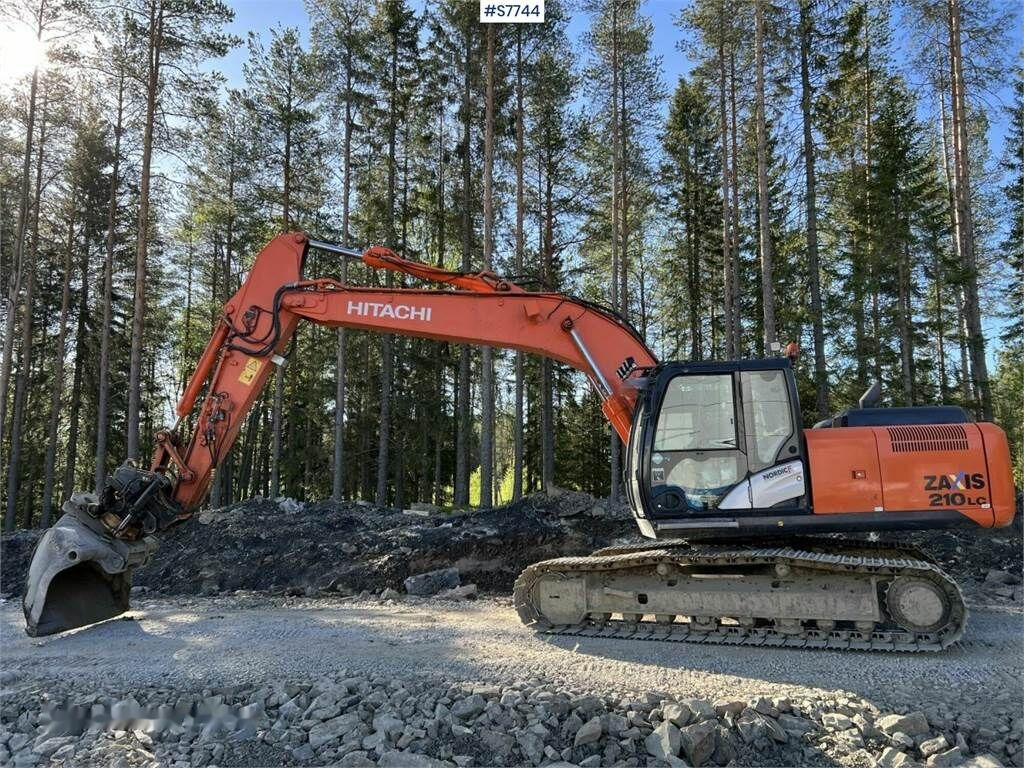 Hitachi ZX 210 LC-5B with rotortilt and gears SEE VIDEO - Гусеничный экскаватор: фото 1 Hitachi ZX 210 LC-5B with rotortilt and gears SEE VIDEO - Гусеничный экскаватор: фото 1