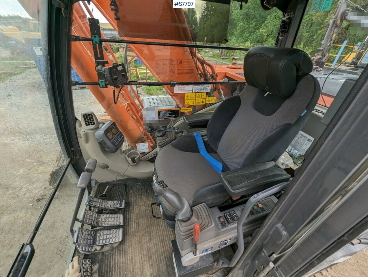 Hitachi ZX210LC-3 Excavator (SEE VIDEO) - Гусеничный экскаватор: фото 5 Hitachi ZX210LC-3 Excavator (SEE VIDEO) - Гусеничный экскаватор: фото 5