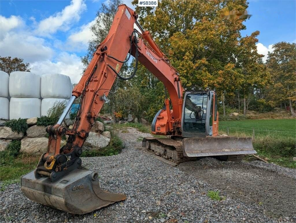 Hitachi Zaxis 135LC - Гусеничный экскаватор: фото 1 Hitachi Zaxis 135LC - Гусеничный экскаватор: фото 1