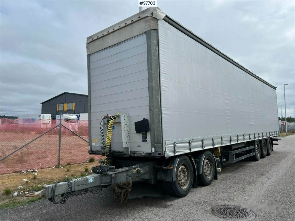 Schmitz Cargobull - Тентованный прицеп: фото 1 Schmitz Cargobull - Тентованный прицеп: фото 1