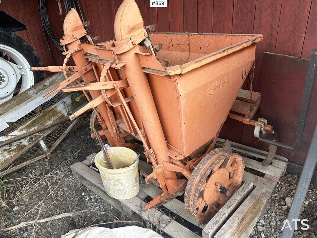 Underhaug Annet/Andre/Övrigt - Картофелесажалка: фото 1