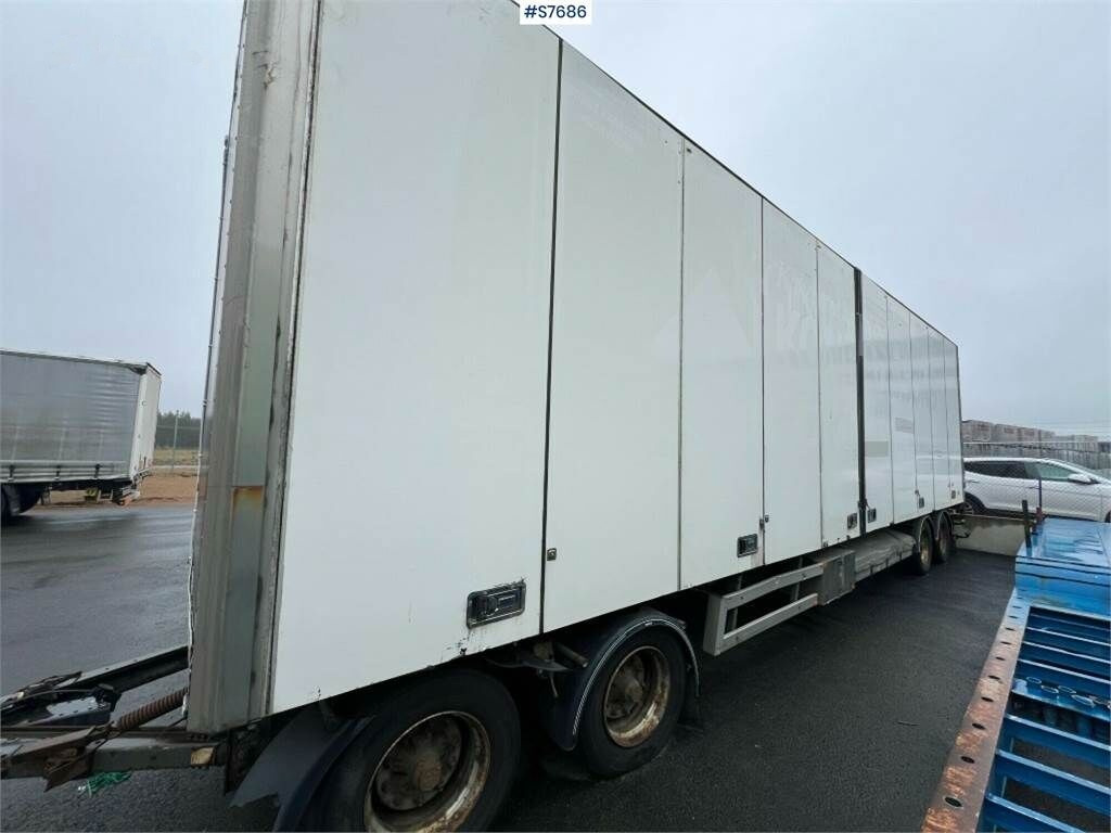 Volvo D4HB11L61 - Прицеп-фургон: фото 1