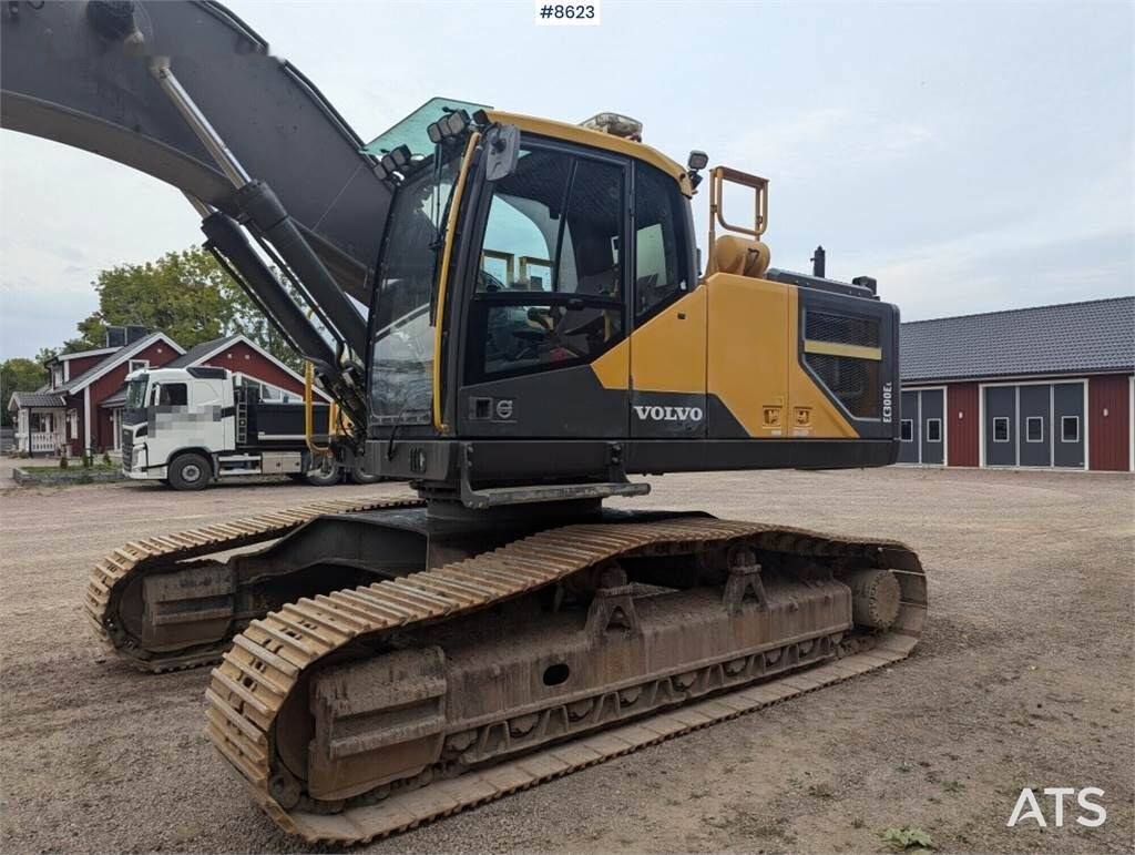 Volvo EC300EL - Гусеничный экскаватор: фото 1 Volvo EC300EL - Гусеничный экскаватор: фото 1