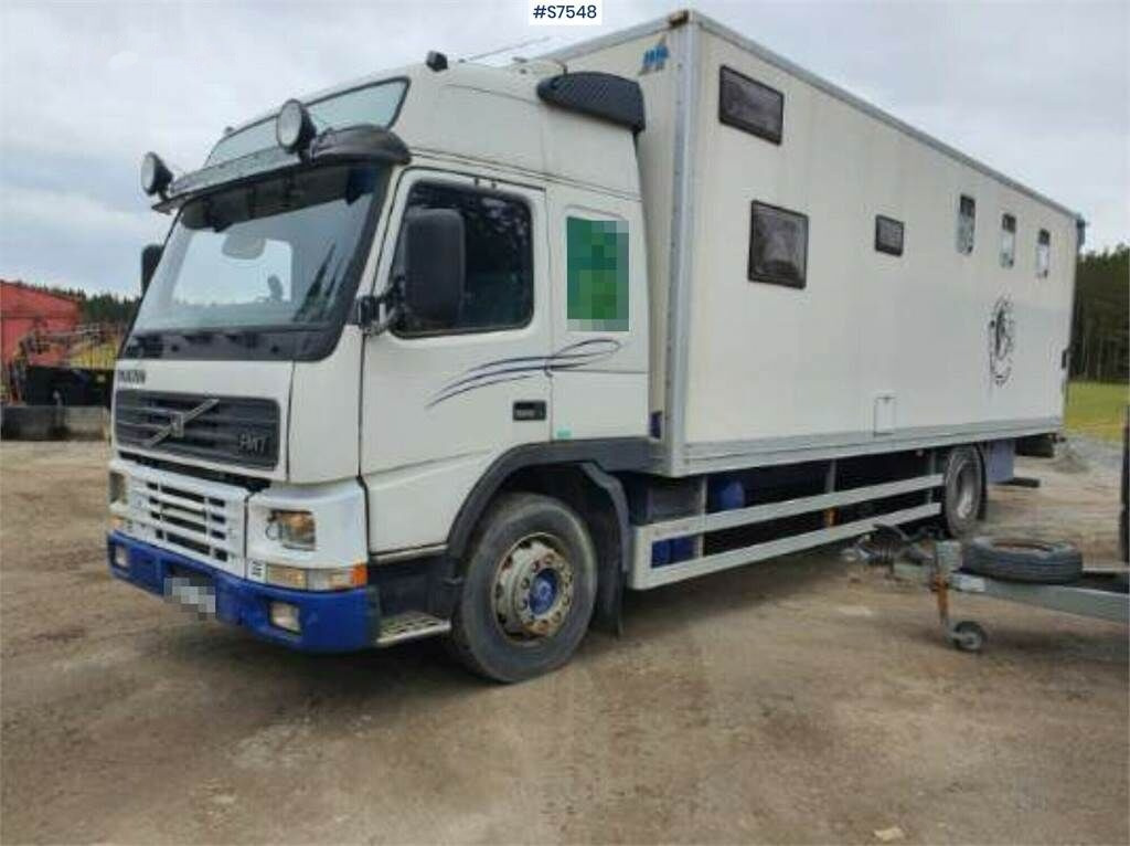 Volvo FM7 - Грузовик для перевозки животных: фото 1 Volvo FM7 - Грузовик для перевозки животных: фото 1