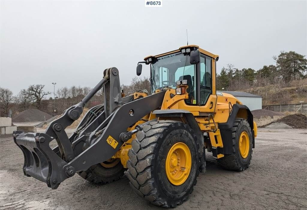 Volvo L120G - Бульдозер: фото 1 Volvo L120G - Бульдозер: фото 1