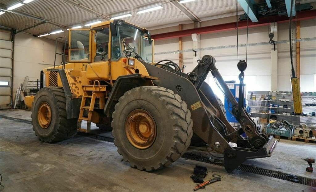 Volvo L220E - Бульдозер: фото 1 Volvo L220E - Бульдозер: фото 1