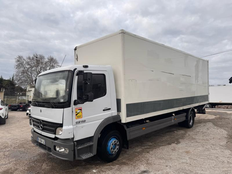 Mercedes Atego 1218 - Грузовик с закрытым кузовом: фото 2 Mercedes Atego 1218 - Грузовик с закрытым кузовом: фото 2
