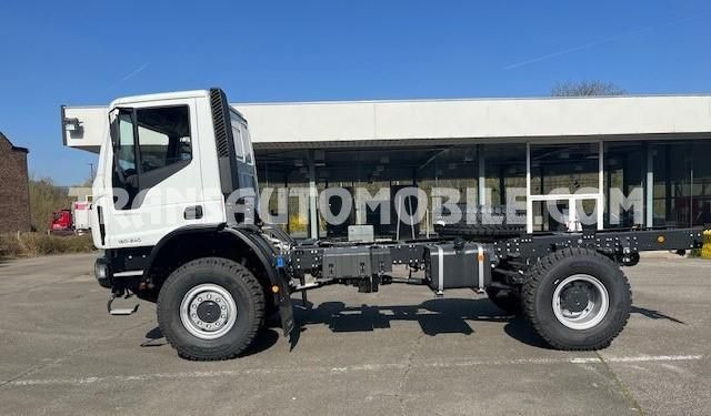 Iveco Eurocargo ML150E24WS 5.9L TURBO DIESEL 4x4 EURO3 CHASSIS CAB - EXPORT OUT EU - Грузовик-шасси: фото 5 Iveco Eurocargo ML150E24WS 5.9L TURBO DIESEL 4x4 EURO3 CHASSIS CAB - EXPORT OUT EU - Грузовик-шасси: фото 5