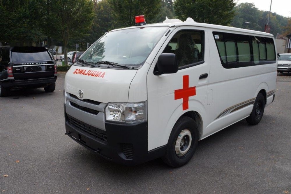 Toyota Hiace STANDARD ROOF ambulance 2.5L Diesel Manual - Микроавтобус, Пассажирский фургон: фото 1