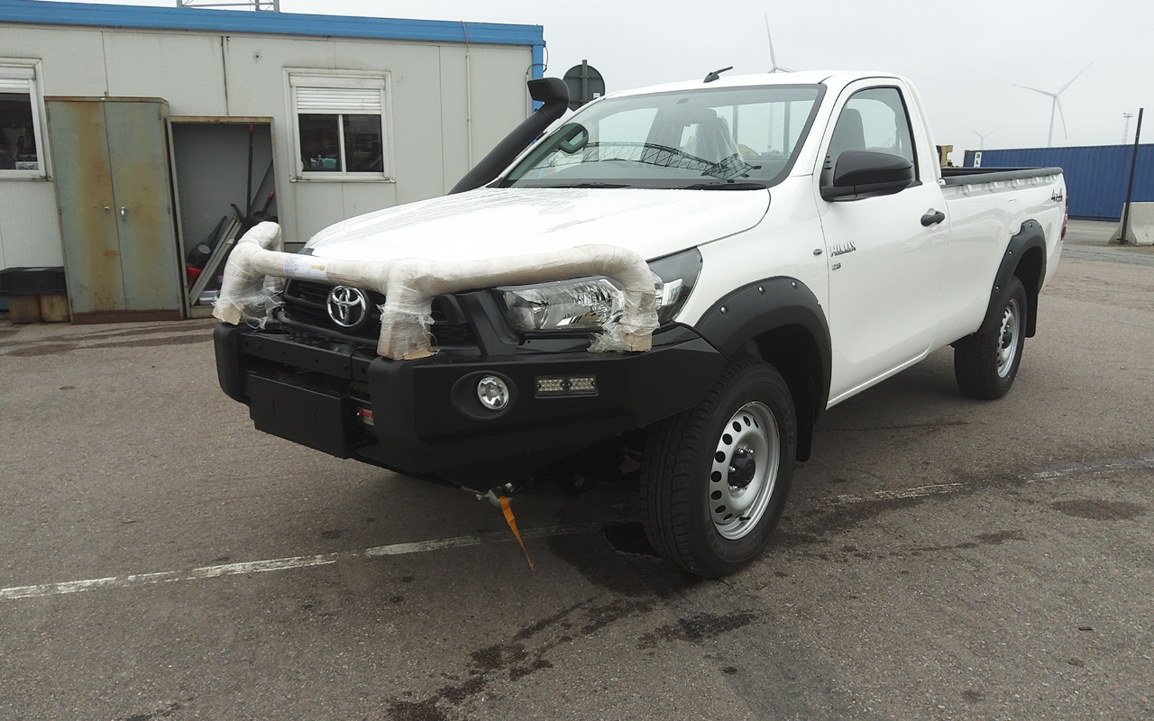 Toyota Hilux / Revo RHD Pick-up single Cab 2.8L Diesel Manual - Легковой автомобиль: фото 1