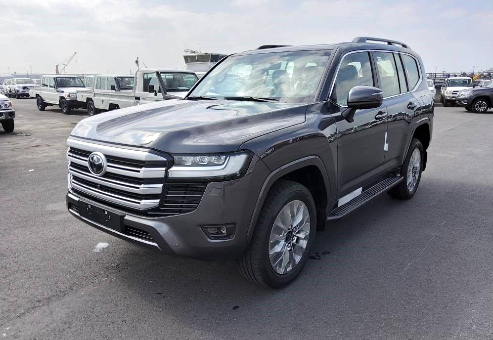 Toyota Land Cruiser 300 V6 VXR ZX 7 SEATERS / PLACES 3.5L Petrol Automatic AEOB - Легковой автомобиль: фото 1