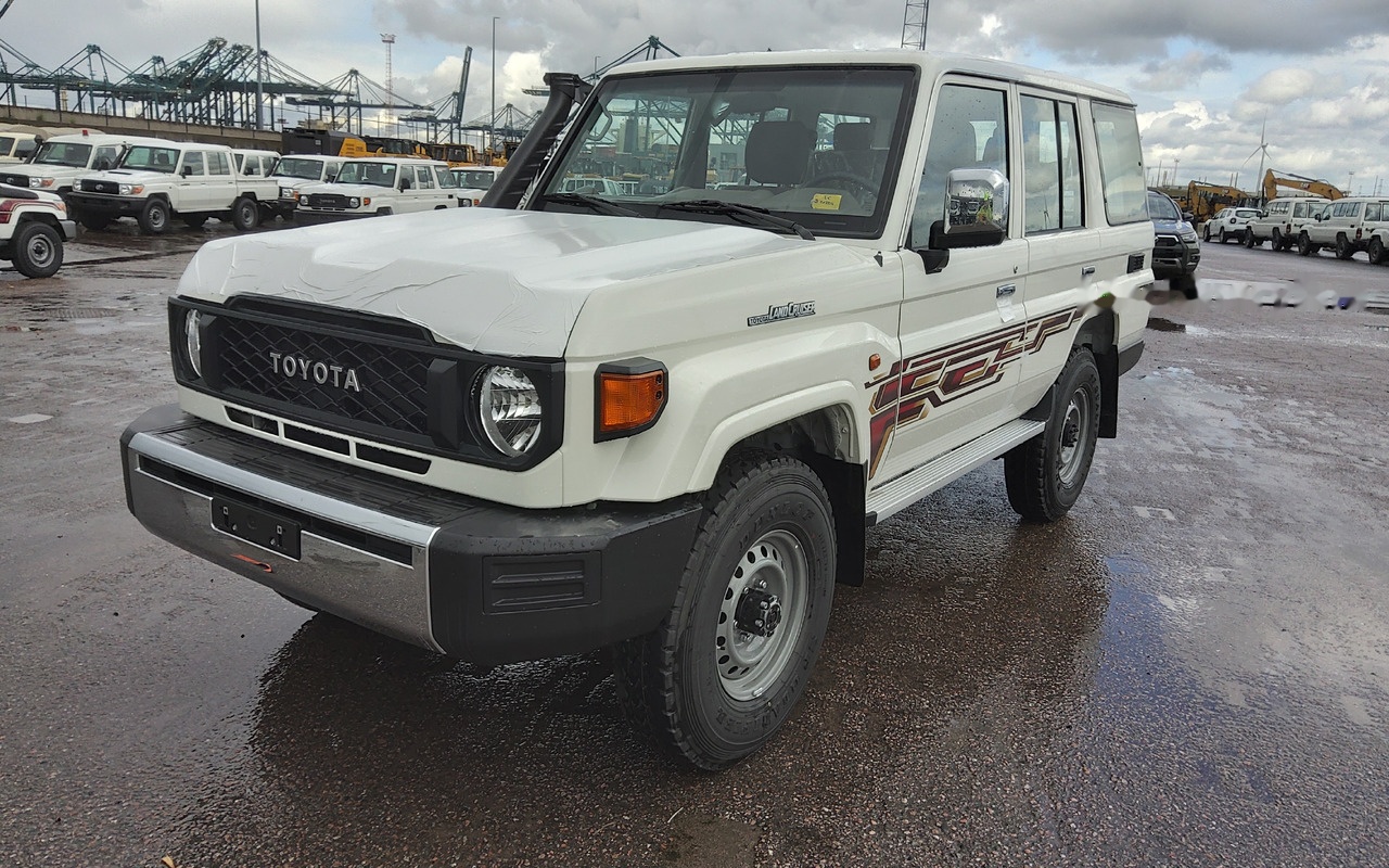 Toyota Land Cruiser 76 Station Wagon vdj v8 4.5L Turbo Diesel Manual NEW MODEL - Легковой автомобиль: фото 1