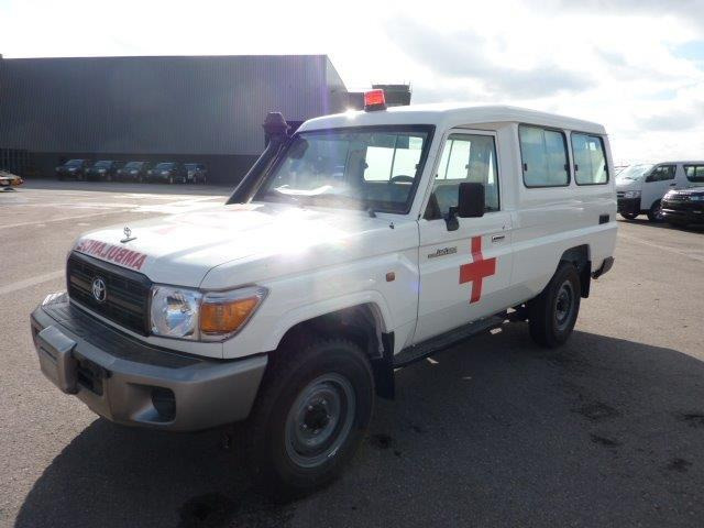 Toyota Land Cruiser 78 Metal top hzj 78 ambulance 4.2L Diesel Manual - Легковой автомобиль: фото 1