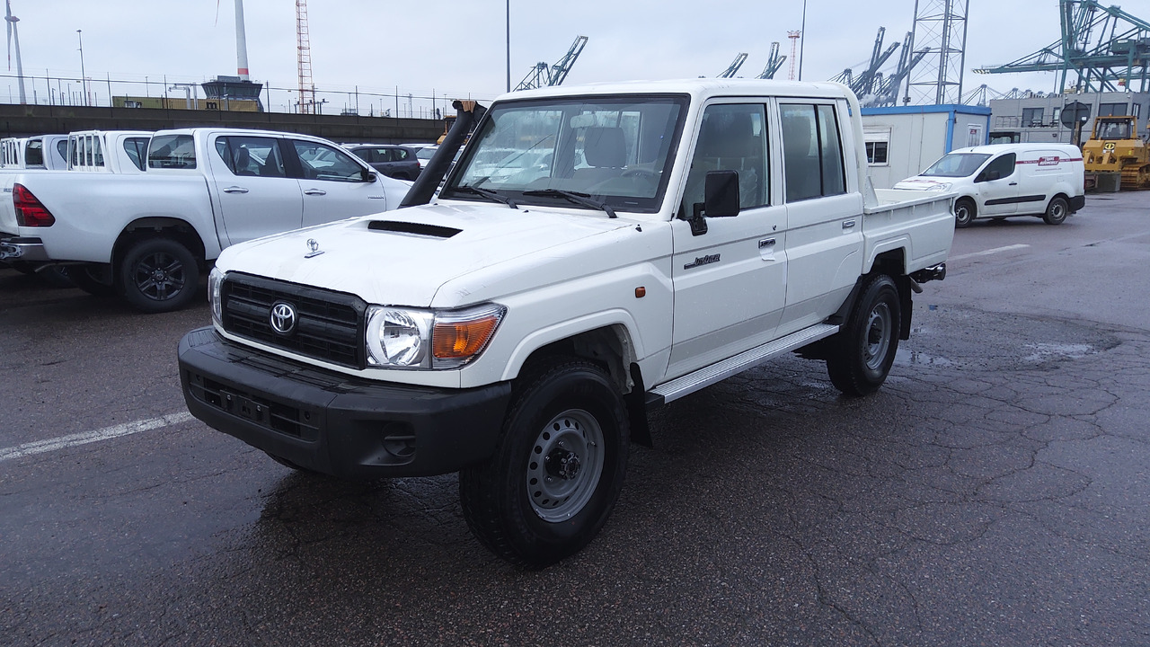 Toyota Land cruiser 79 vdj v8 79 double cabin 4.5L Turbo Diesel Manual - Легковой автомобиль: фото 1