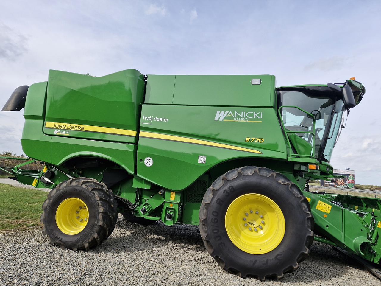 John Deere S770 - Зерноуборочный комбайн: фото 1