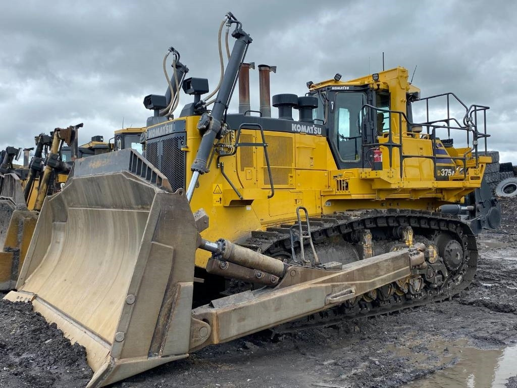 Komatsu D 375 A-8 - Бульдозер: фото 1 Komatsu D 375 A-8 - Бульдозер: фото 1