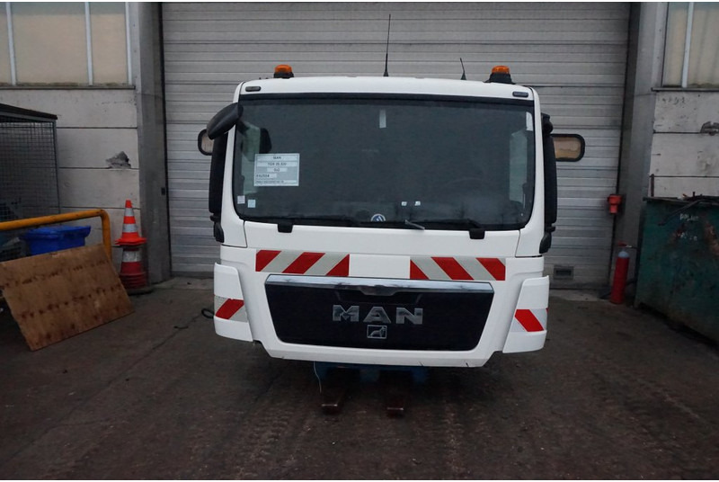 F99L17 TGS 81.60000-7938 - Кабина и интерьер для Грузовиков: фото 1