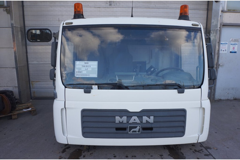 MAN F99L17 TGA 81.60000-7838 - Кабина и интерьер для Грузовиков: фото 1