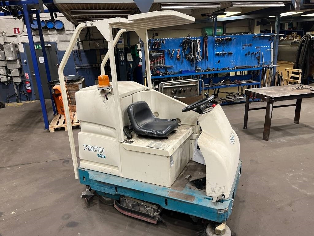 Tennant 7200  - Коммунальная/ Специальная техника: фото 1