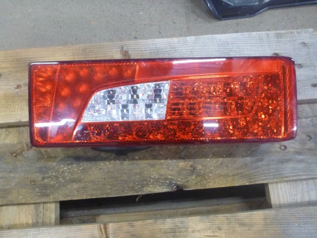 Scania Bakljus (RH) - Электрическая система для Грузовиков: фото 1 Scania Bakljus (RH) - Электрическая система для Грузовиков: фото 1