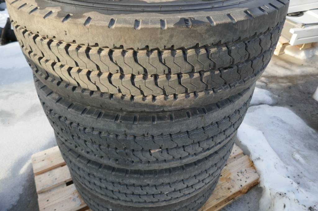 Släpvagnshjul 265/70R19,5 aluminium - Шина для Грузовиков: фото 1 Släpvagnshjul 265/70R19,5 aluminium - Шина для Грузовиков: фото 1