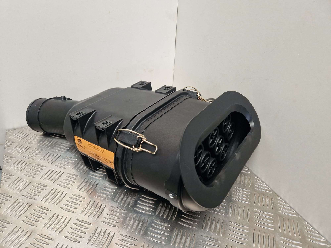 Air filter unit JCB 128/h1248 housing plus air filters - Двигатель и запчасти для Строительной техники: фото 1 Air filter unit JCB 128/h1248 housing plus air filters - Двигатель и запчасти для Строительной техники: фото 1