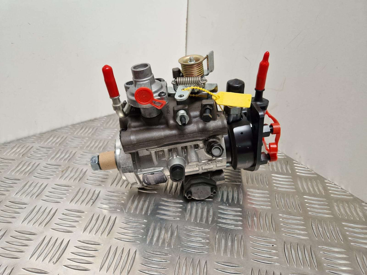 JCB Delphi injection pump 17/925300 - Двигатель и запчасти для Строительной техники: фото 1