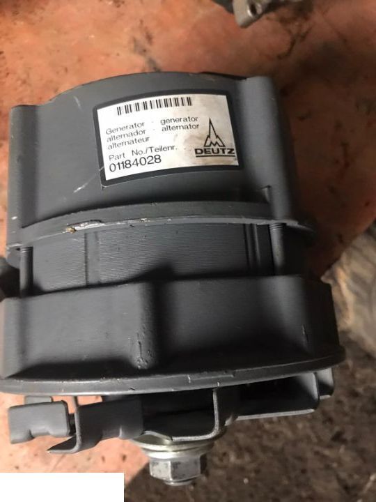 ALTERNATOR / GENERATOR DEUTZ 01184028 - Генератор для Сельскохозяйственной техники: фото 1 ALTERNATOR / GENERATOR DEUTZ 01184028 - Генератор для Сельскохозяйственной техники: фото 1