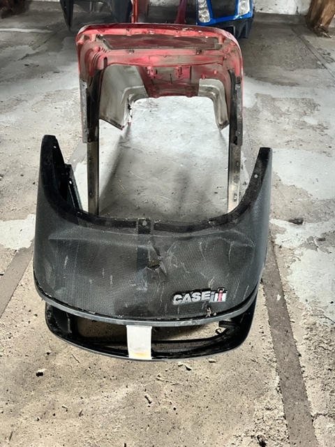 Case Farmall Grill Kratka chłodnicy 84350111 - Решётка радиатора для Тракторов: фото 1 Case Farmall Grill Kratka chłodnicy 84350111 - Решётка радиатора для Тракторов: фото 1