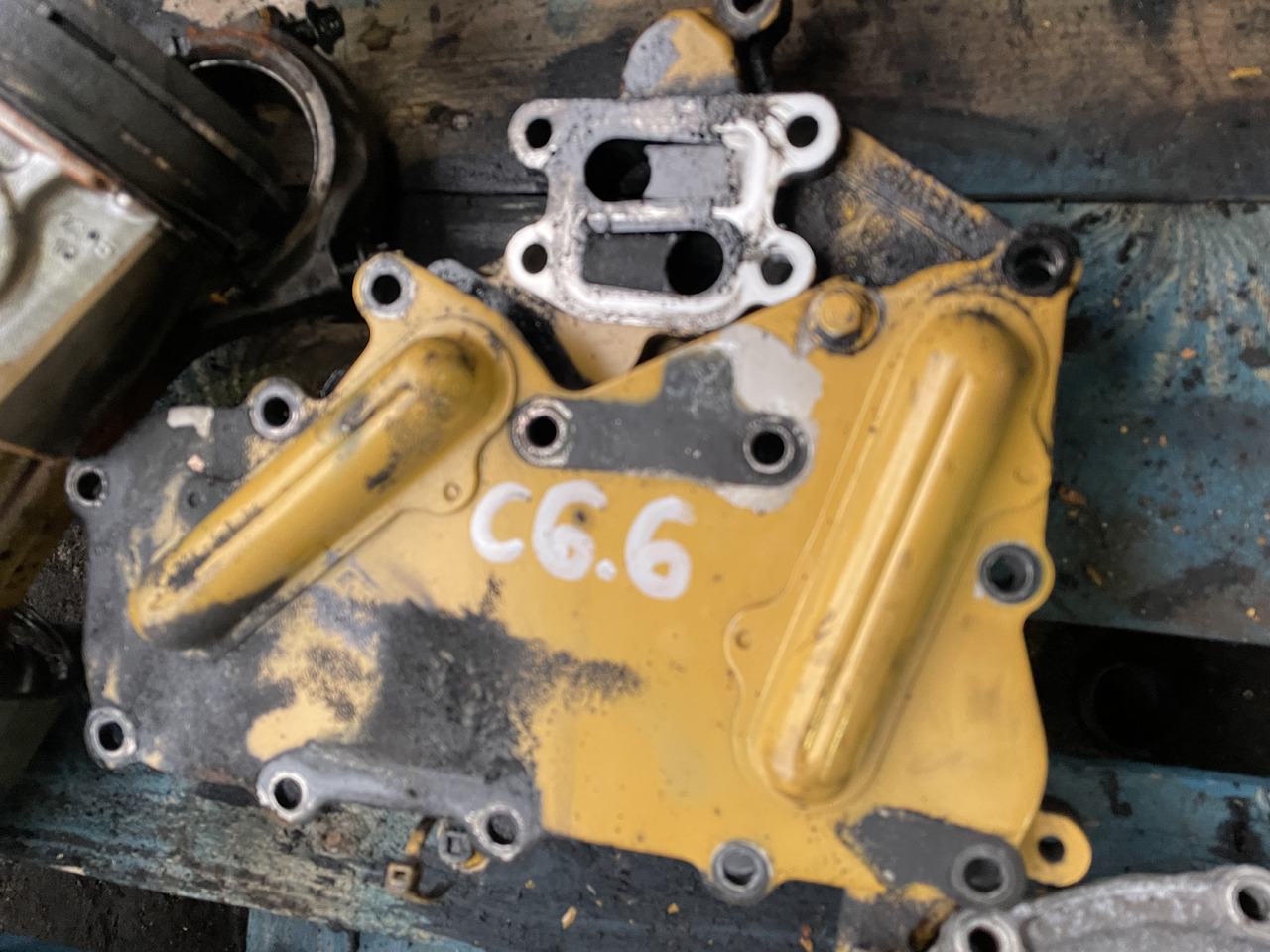 Caterpillar Cat Perkins 1106D C6.6 - chłodnica oleju z obudową 4133Y042 - Масляный радиатор для Строительной техники: фото 1 Caterpillar Cat Perkins 1106D C6.6 - chłodnica oleju z obudową 4133Y042 - Масляный радиатор для Строительной техники: фото 1