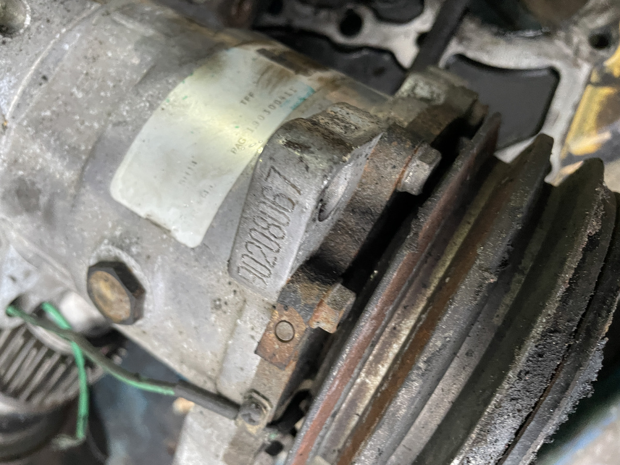 Caterpillar Cat Perkins 1106D C6.6 - spręźarka klimatyzacji - Компрессор кондиционера для Строительной техники: фото 1 Caterpillar Cat Perkins 1106D C6.6 - spręźarka klimatyzacji - Компрессор кондиционера для Строительной техники: фото 1