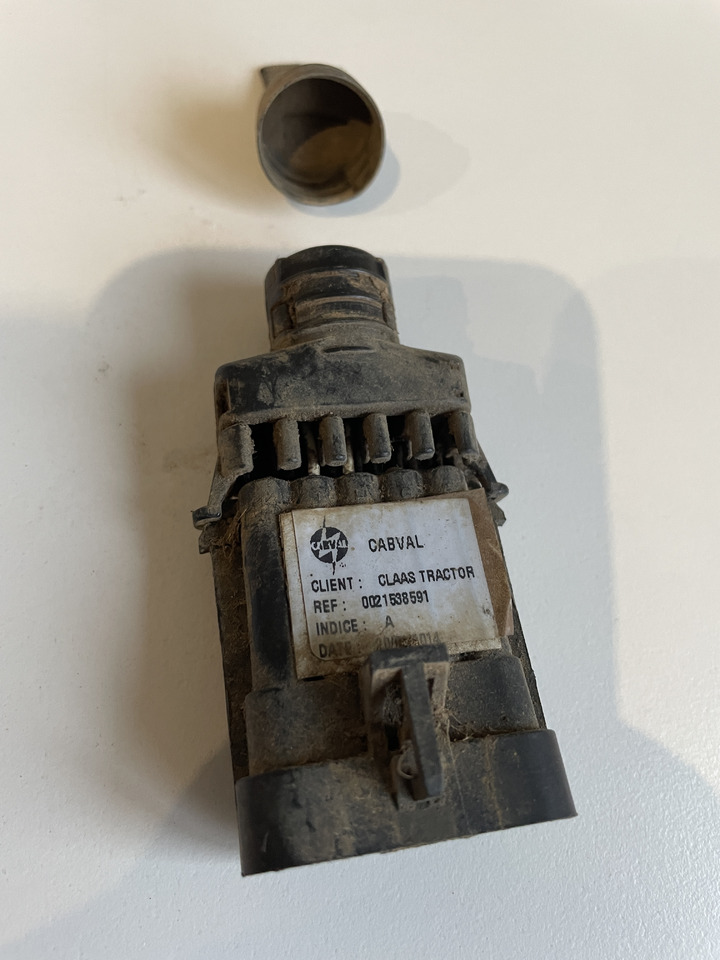 Claas Arion Axion - wtyczka kabel zaślepka 0021538591 - Электрическая система для Тракторов: фото 1 Claas Arion Axion - wtyczka kabel zaślepka 0021538591 - Электрическая система для Тракторов: фото 1