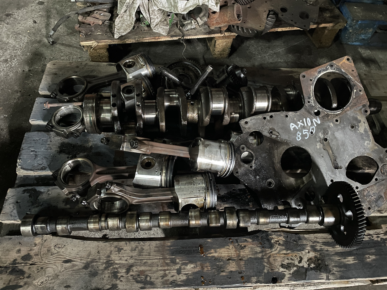 Claas Axion 850 - wał korbowy korbowód tłok wałek rozrządu popychacze - Коленчатый вал для Сельскохозяйственной техники: фото 1