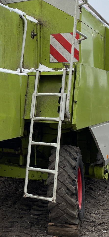 Claas Dominator  - wejście tylne - platforma podest 0006075001 - Боковая подножка для Сельскохозяйственной техники: фото 1