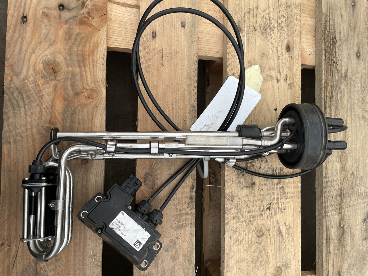 Claas Jaguar Lexion Tucano Xerion - czujnik poziomu jakości AdBlue 0007732073 - Сенсор для Сельскохозяйственной техники: фото 1 Claas Jaguar Lexion Tucano Xerion - czujnik poziomu jakości AdBlue 0007732073 - Сенсор для Сельскохозяйственной техники: фото 1