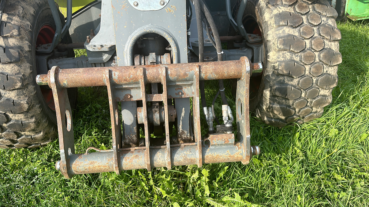Claas Scorpion Karetka adapter nośnik narzędzi - Сцепное устройство для Сельскохозяйственной техники: фото 1