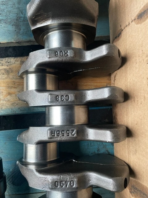 DEUTZ TCD2013L064V - Wał korbowy TCD2013L064V oryginał nominał 04914880 - Коленчатый вал для Сельскохозяйственной техники: фото 1