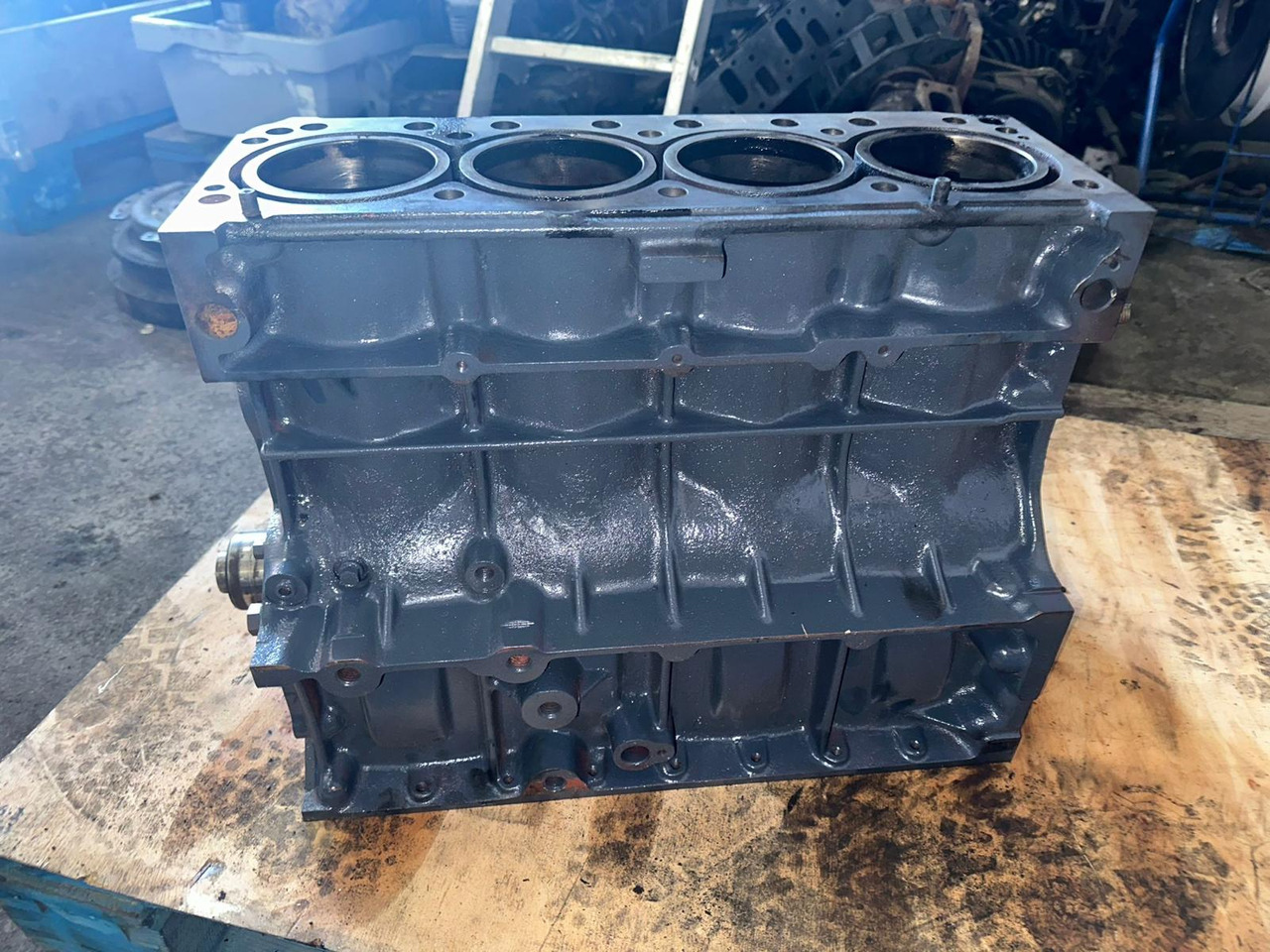 Deutz BF4M1011 F4M1011 - silnik słupek blok - Блок цилиндров: фото 1 Deutz BF4M1011 F4M1011 - silnik słupek blok - Блок цилиндров: фото 1