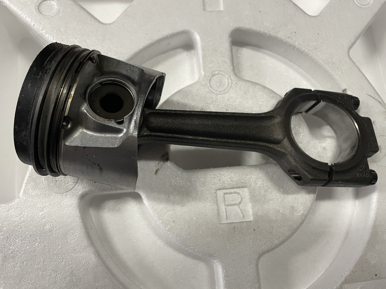 Deutz D2011 TD2011 D2011L04 - korbowód - Шатун для Строительной техники: фото 1