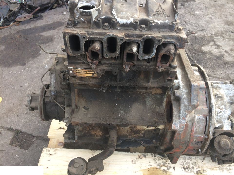 Deutz F3L1011 - Głowica [CZĘŚCI] - Головка блока для Сельскохозяйственной техники: фото 1