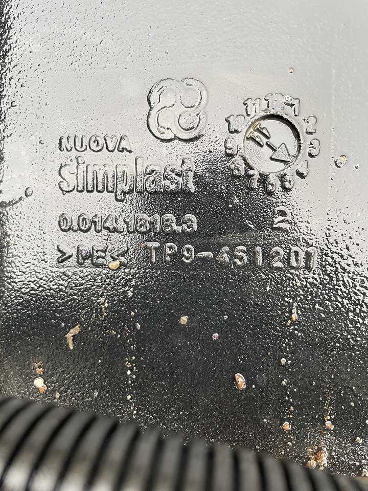 Deutz Fahr Agrotron - zbiornik paliwa 001418183 - Топливный бак для Сельскохозяйственной техники: фото 1