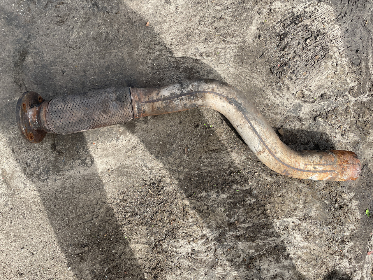 Deuzt-Fahr Agrovector 30.7 - tłumik tłumnik środkowy rura wydechowa - Выхлопная труба для Телескопических погрузчиков: фото 1