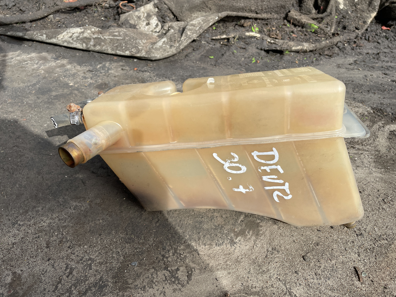 Deuzt-Fahr Agrovector 30.7 - zbiornik wyrównawczy - Расширительный бачок для Телескопических погрузчиков: фото 1