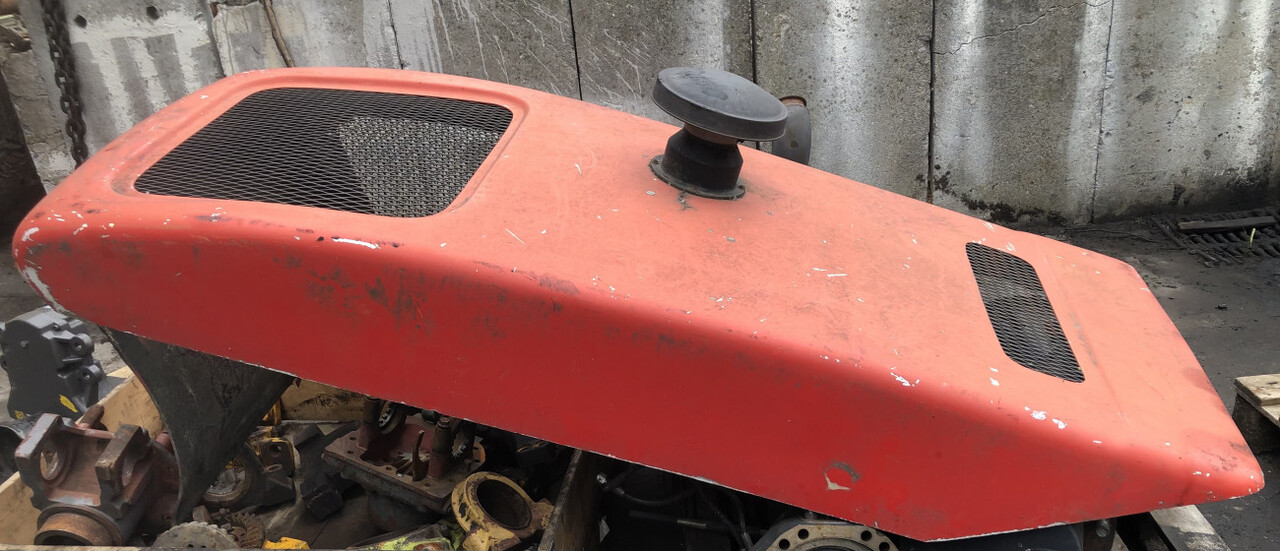 Faresin-maska/pokrywa silnika - Капот для Сельскохозяйственной техники: фото 1