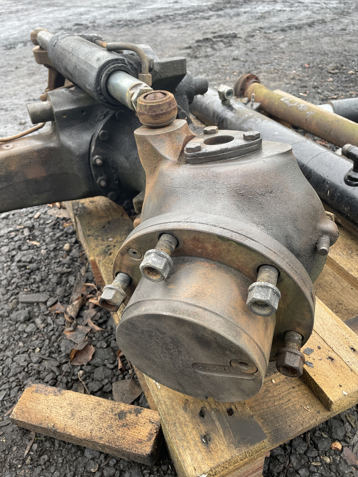 Fendt 209F - obudowa mostu przedniego F260310020270 - Ось и запчасти для Сельскохозяйственной техники: фото 1 Fendt 209F - obudowa mostu przedniego F260310020270 - Ось и запчасти для Сельскохозяйственной техники: фото 1