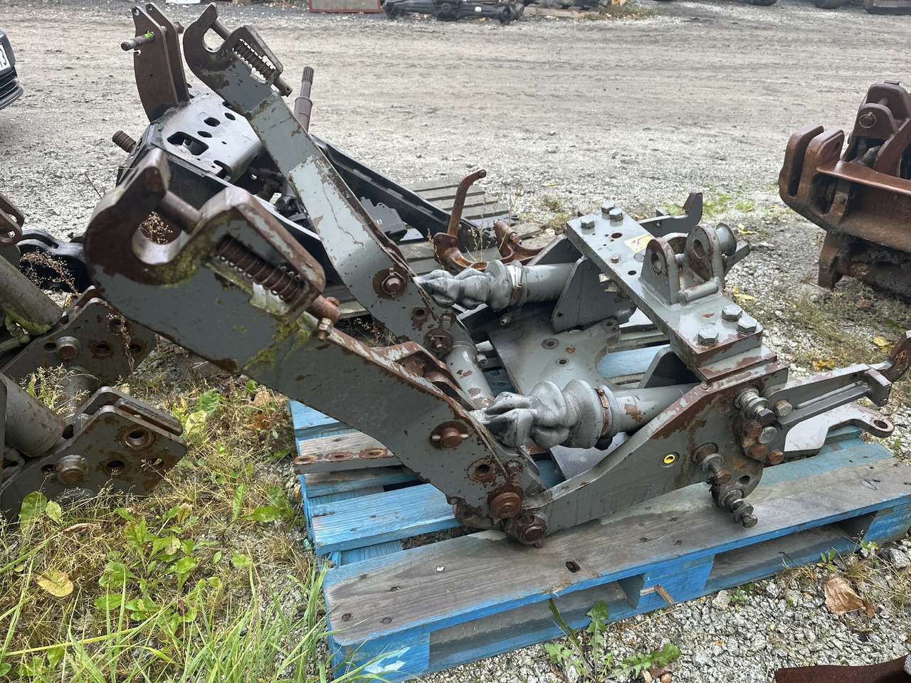 Fendt 309 - 312 przedni tuz przedni podnośnik - Фронтальный погрузчик для трактора: фото 1 Fendt 309 - 312 przedni tuz przedni podnośnik - Фронтальный погрузчик для трактора: фото 1