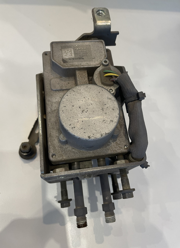 Fendt Deutz 926 936 TCD2013L064V - aktuator sterownik EGR 04504250 - Двигатель и запчасти для Сельскохозяйственной техники: фото 1 Fendt Deutz 926 936 TCD2013L064V - aktuator sterownik EGR 04504250 - Двигатель и запчасти для Сельскохозяйственной техники: фото 1